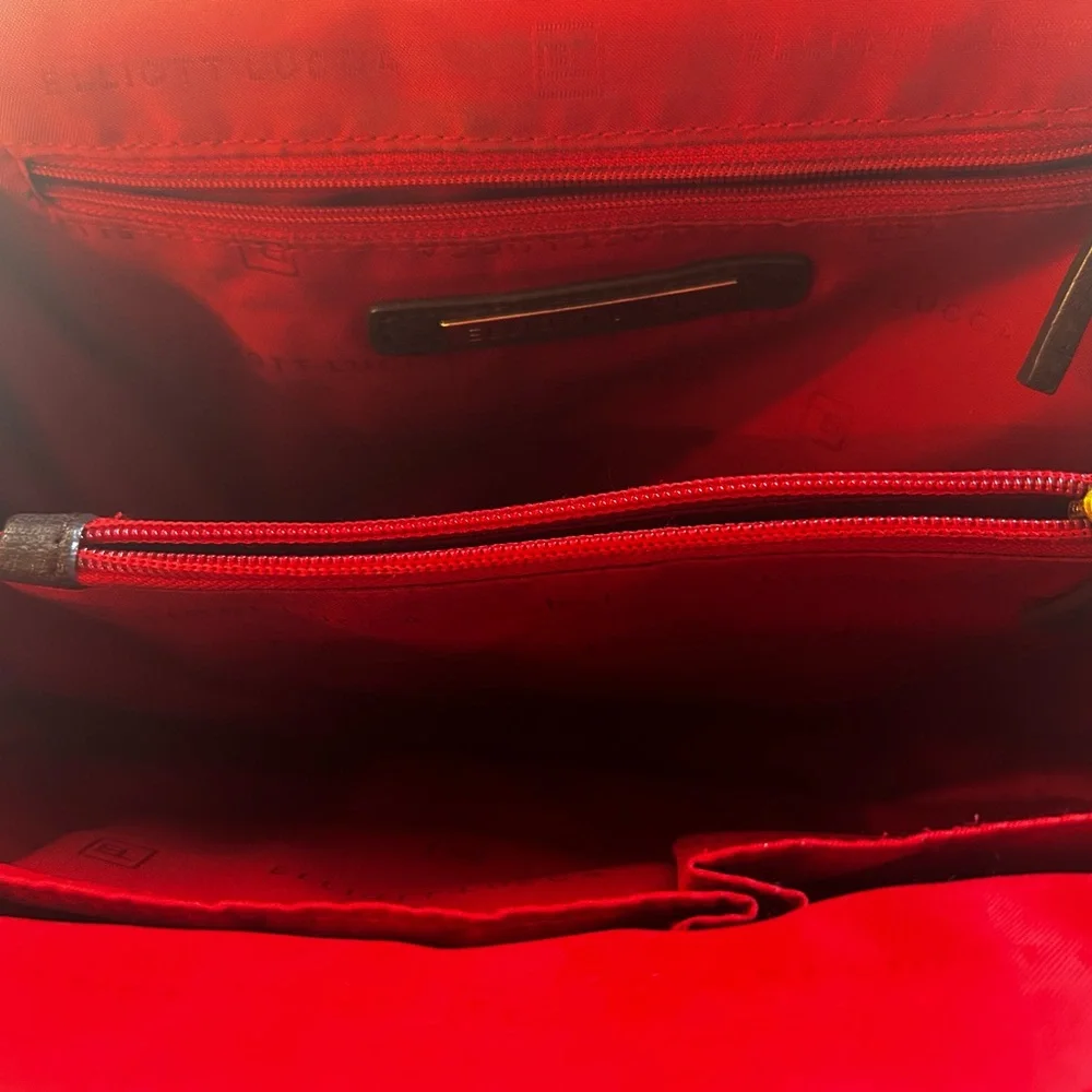 Elliott Lucca excellent used
